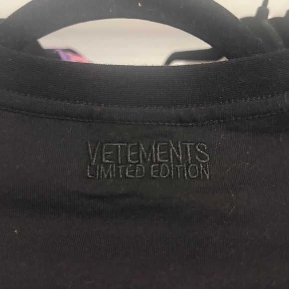 I’ll show you my vetements tee - Picture 4 of 5